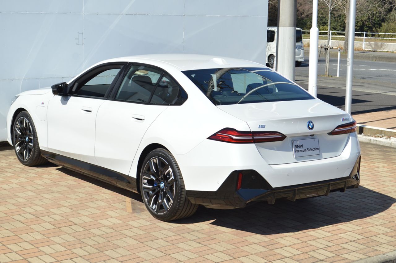 BMW i5 M60 xDrive Sedan RHD