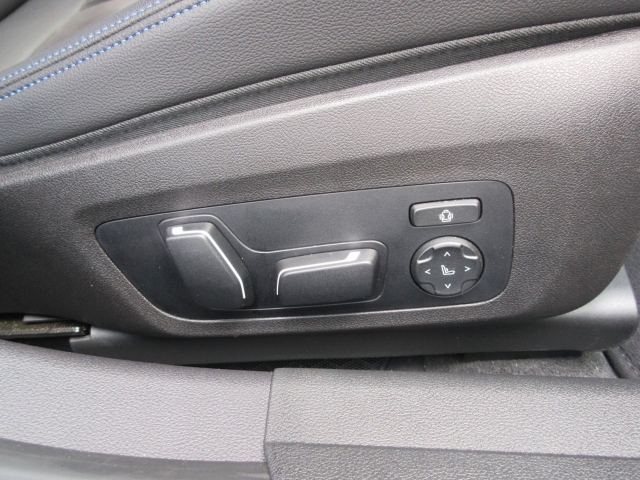 320d xDrive Berline RHD