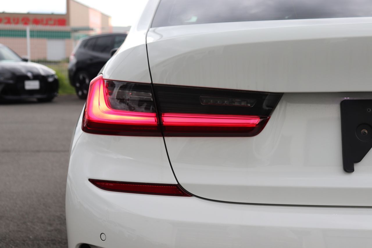 318i Berline RHD