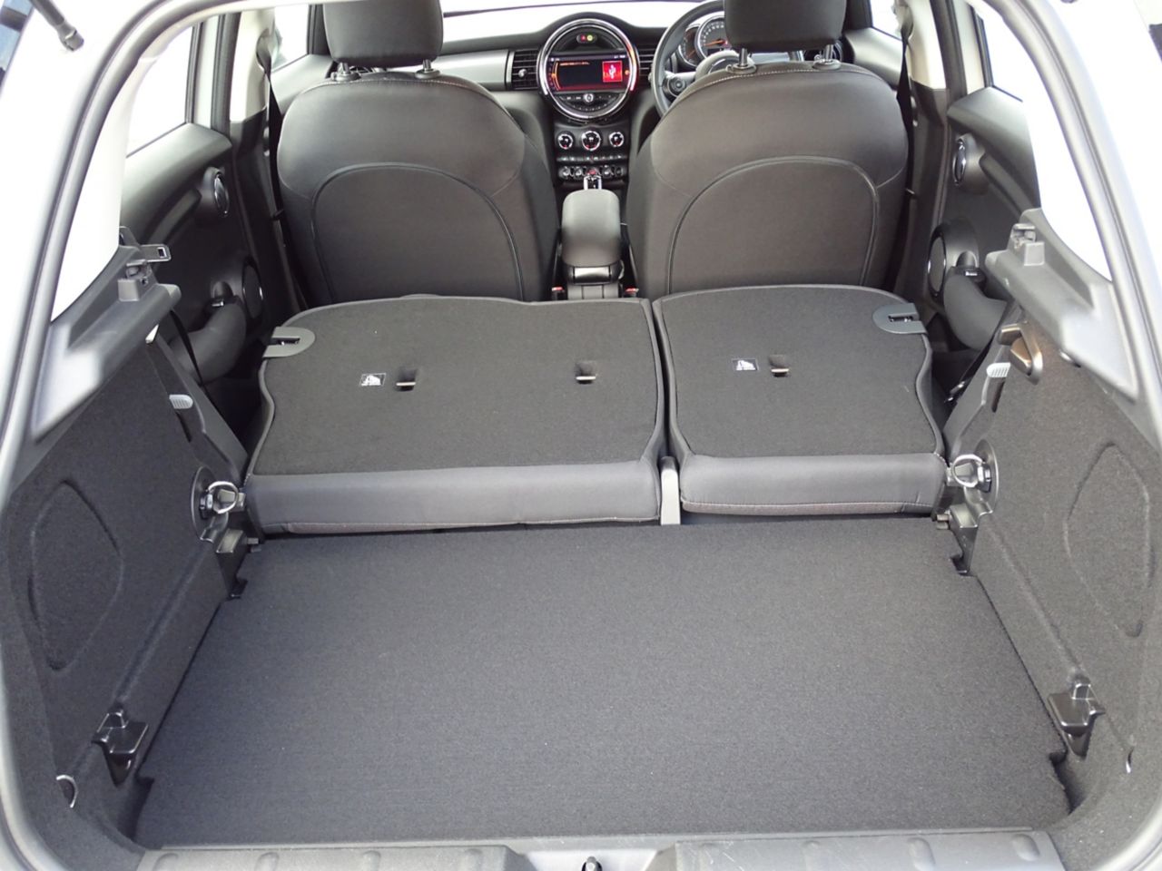 MINI F55 Cooper D 5dr Hatch LCI