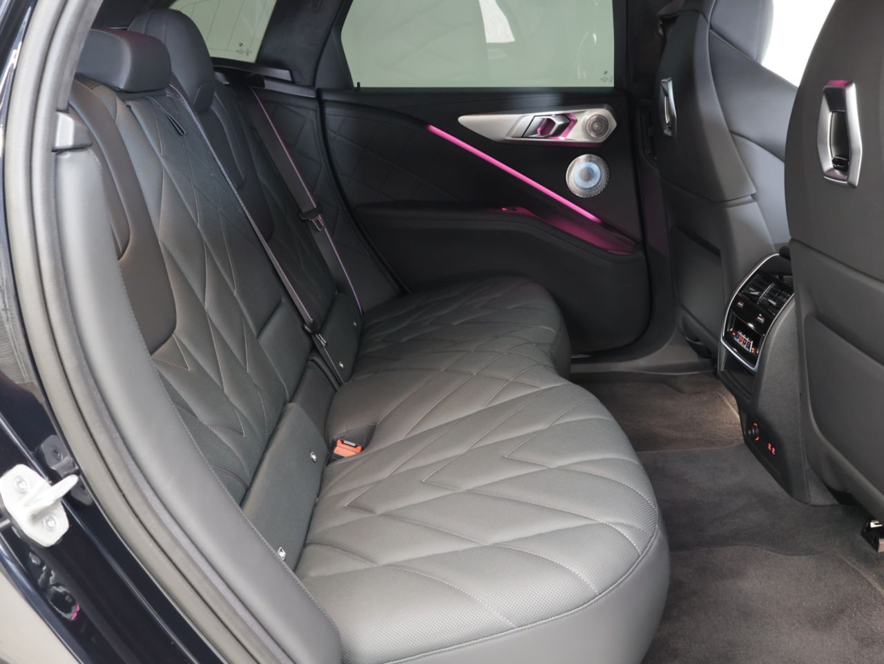 XM RHD