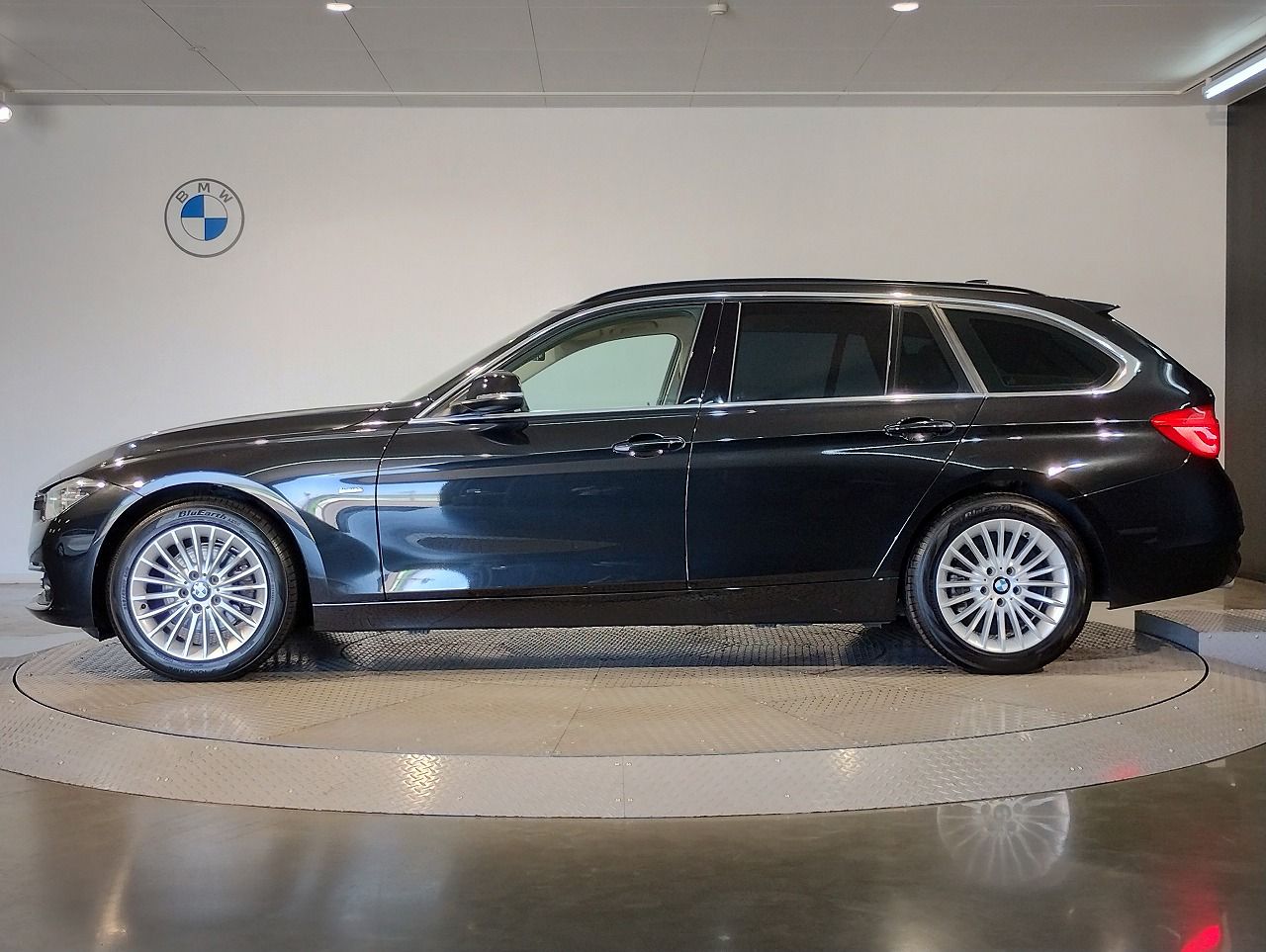 320D TOURING RHD