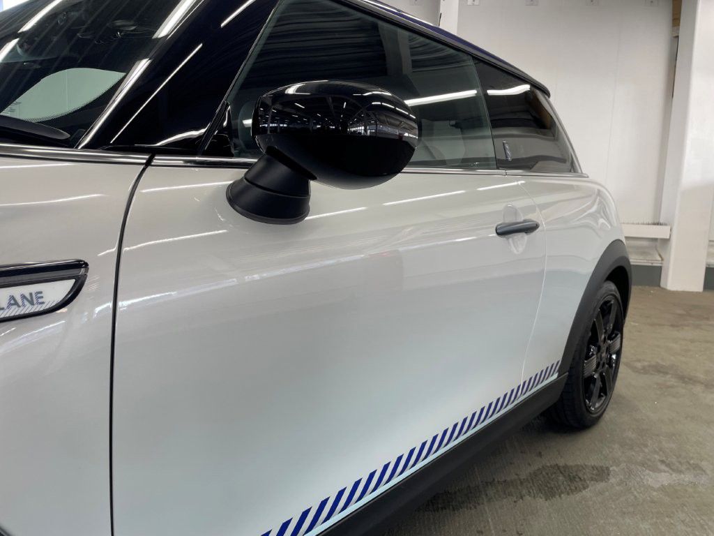 MINI Cooper F56 RHD
