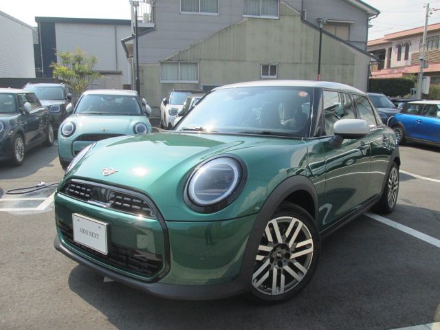 THE NEW MINI COOPER (5 DOOR) C