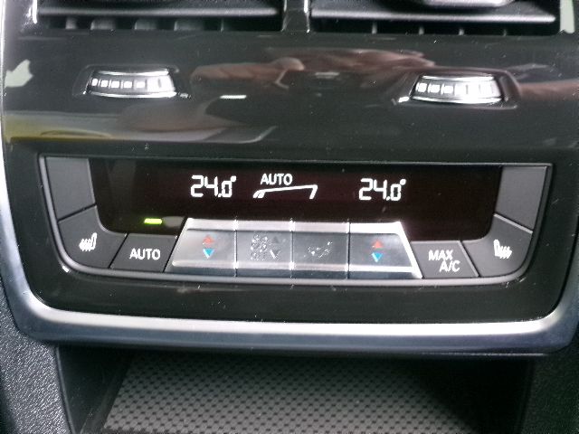 X7 xDrive40d RHD US