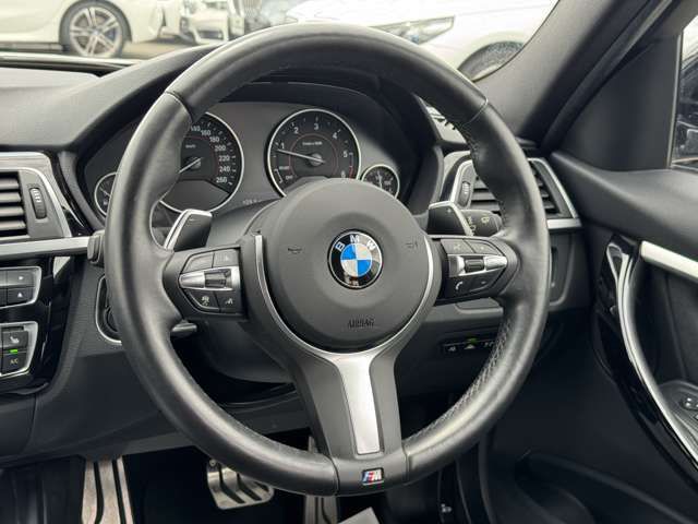 320D SEDAN RHD