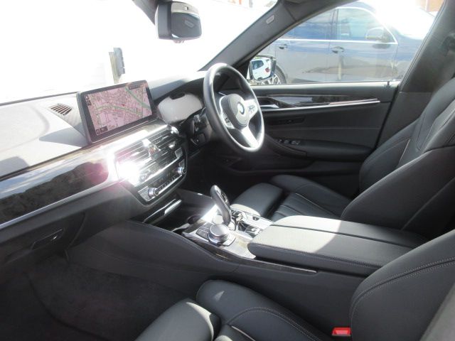 540i xDrive Touring RHD