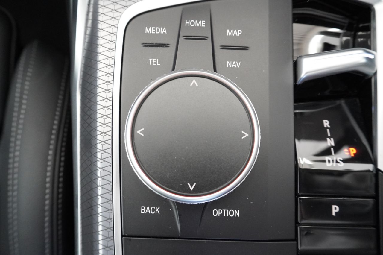 320d xDrive Berline RHD