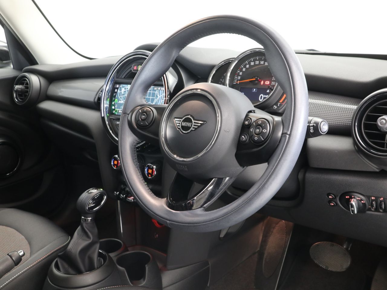F55 COOPER D (AT)