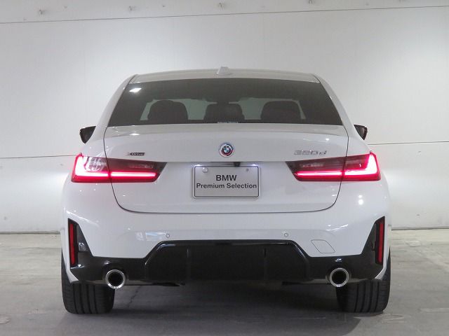 320d xDrive Berline RHD