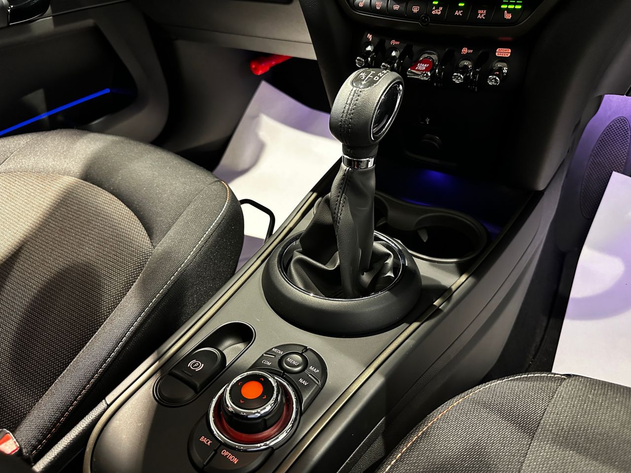 MINI CROSSOVER COOPER D ALL4