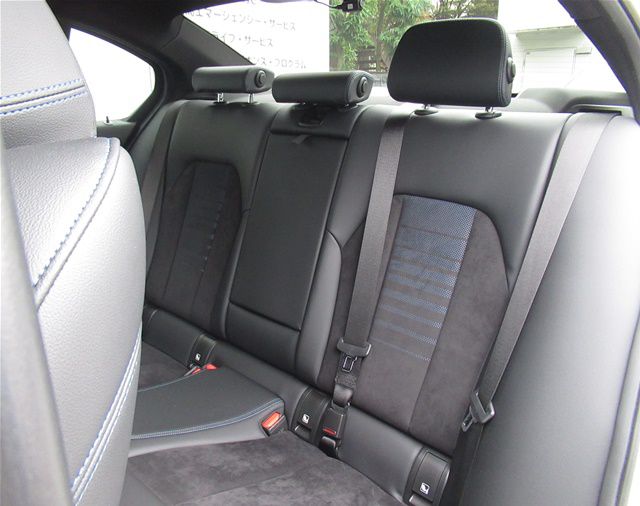 320d xDrive Berline RHD