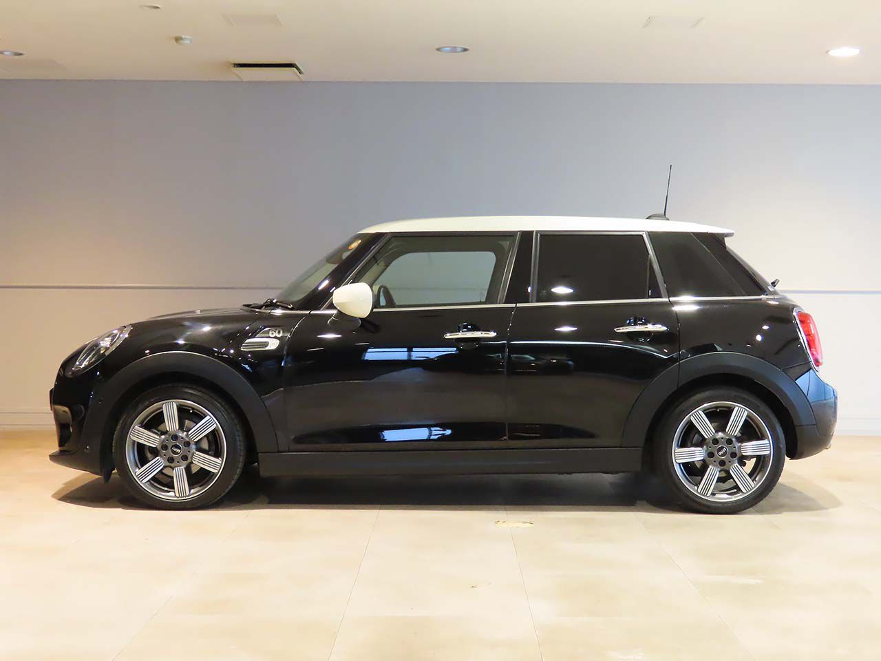 F55 COOPER D (AT)