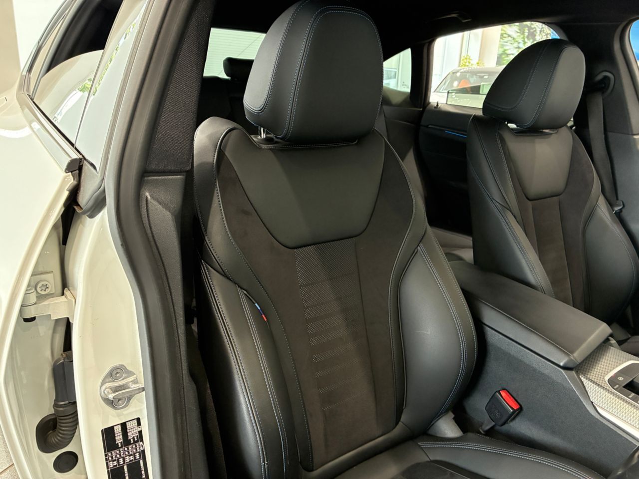 G26 i4 eDrive40 RHD