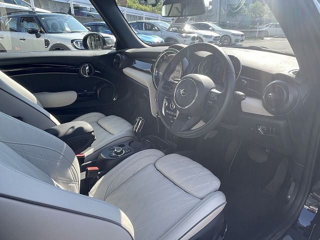 MINI Cooper S Convertible RHD