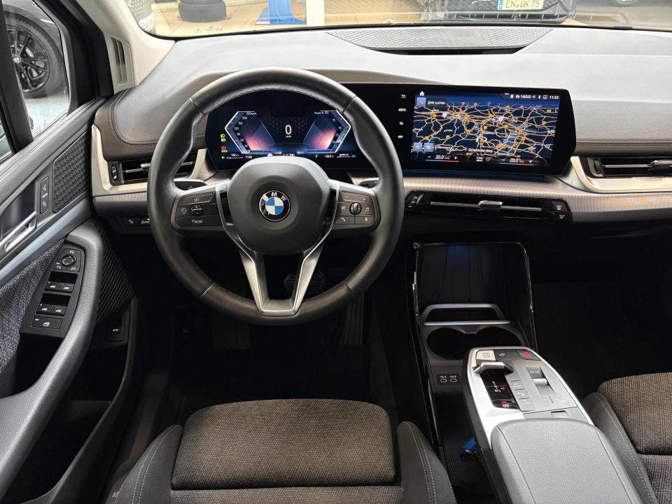 BMW 218