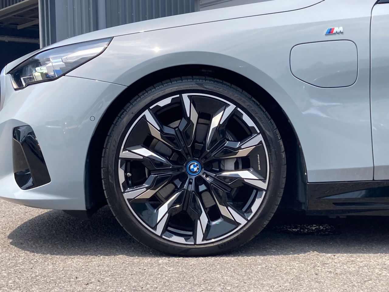 BMW i5 eDrive40 Sedan RHD
