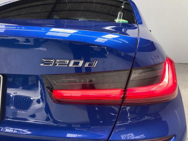 G20 320d xDrive RHD Saloon