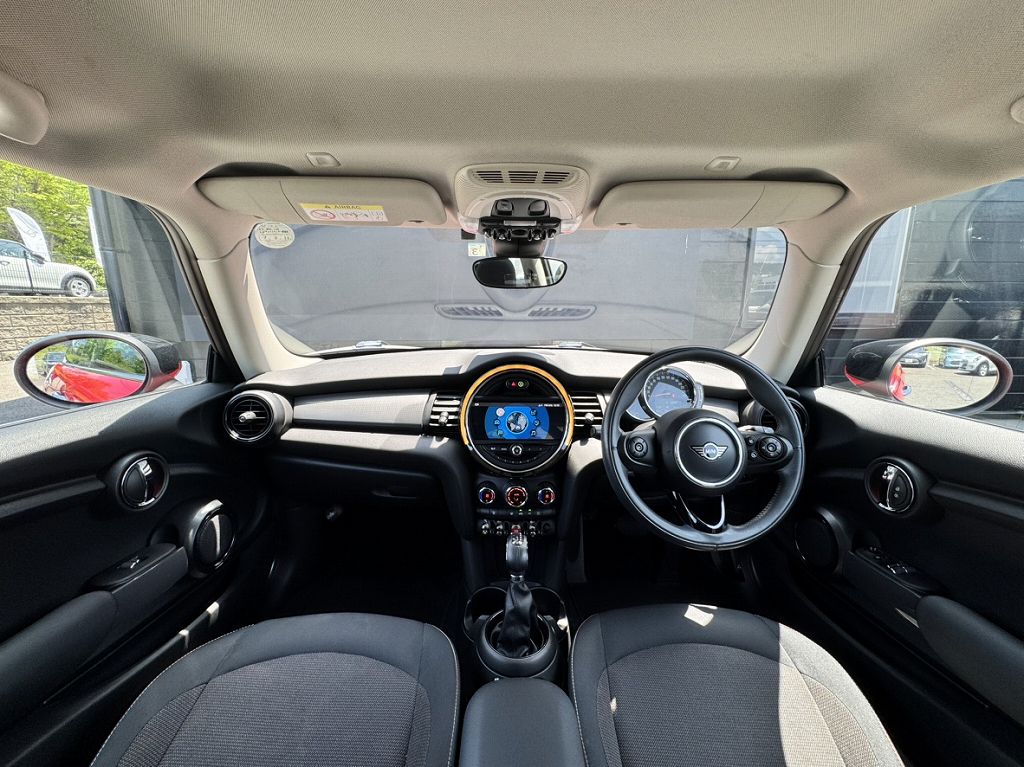 F56 COOPER D (AT)