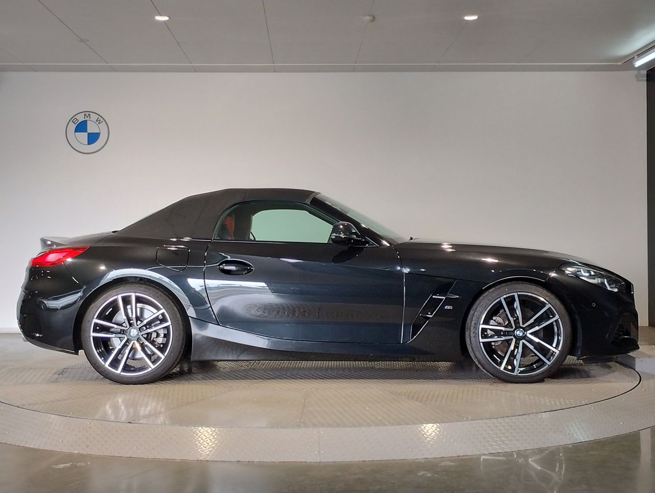 G29 z4 sDrive20i RHD