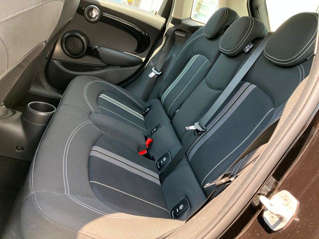 F55 COOPER S D(AT)
