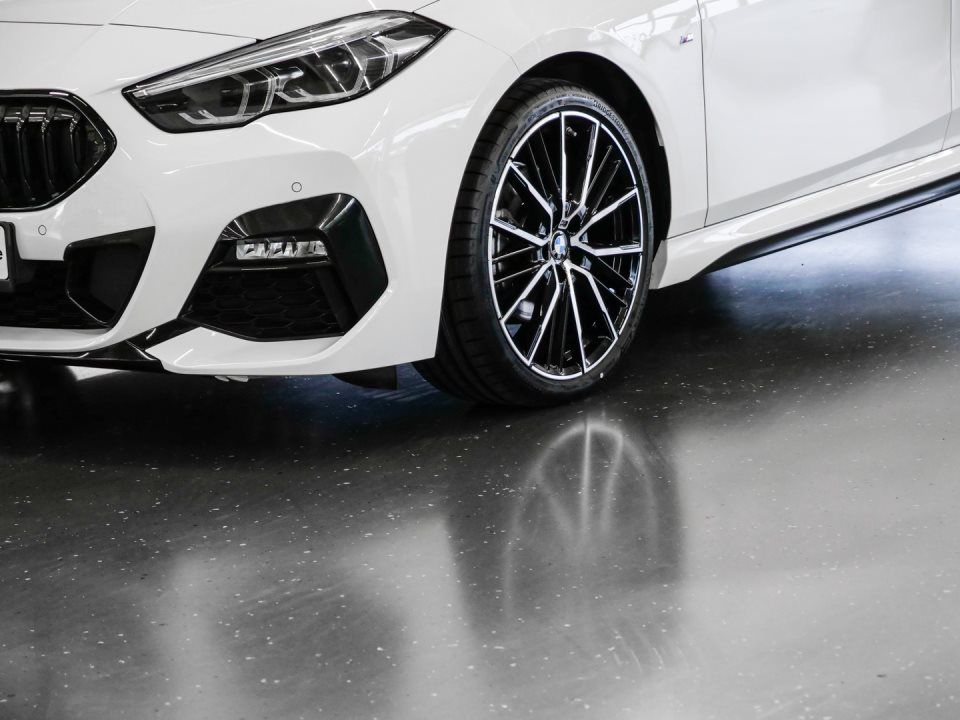 BMW 218