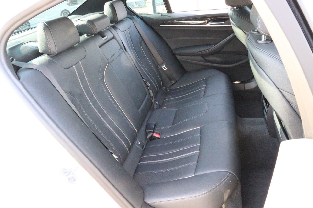 530e Sedan RHD
