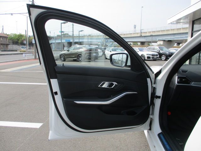330i Berline RHD