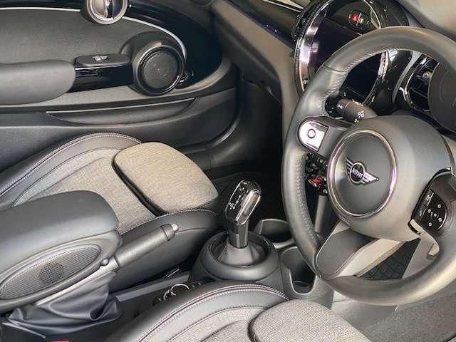 MINI Cooper F56 RHD