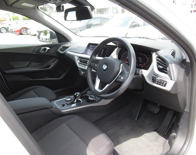 F40 118d Sports Hatch 5-door B47 2.0d