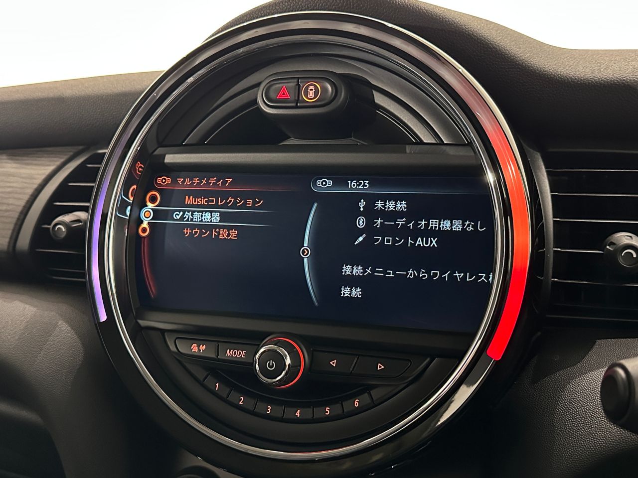 F55 COOPER S D(AT)