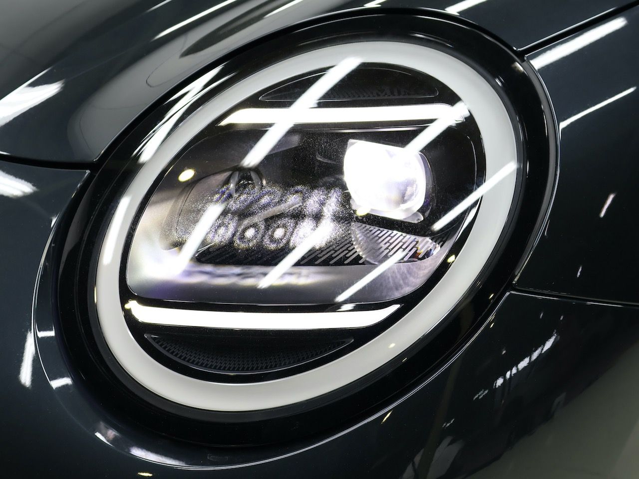 J01 MINI Cooper SE