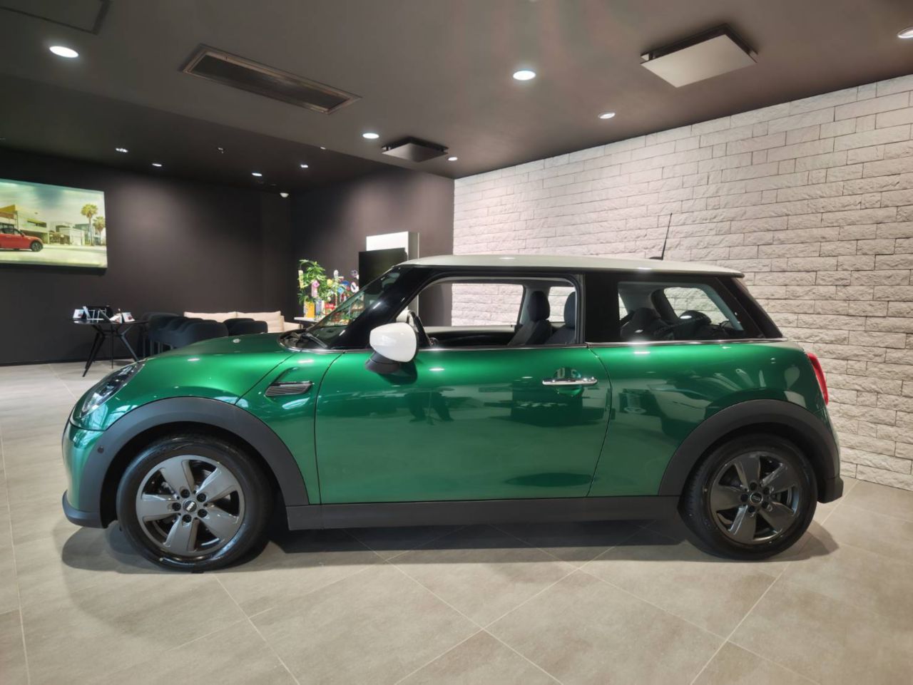 MINI Cooper F56 RHD