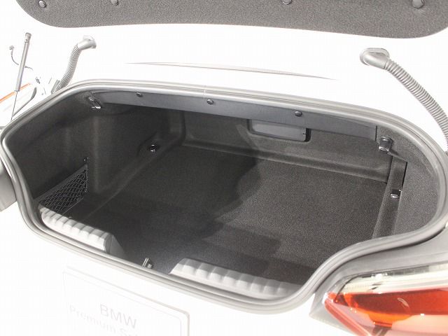 G29 z4 sDrive20i RHD