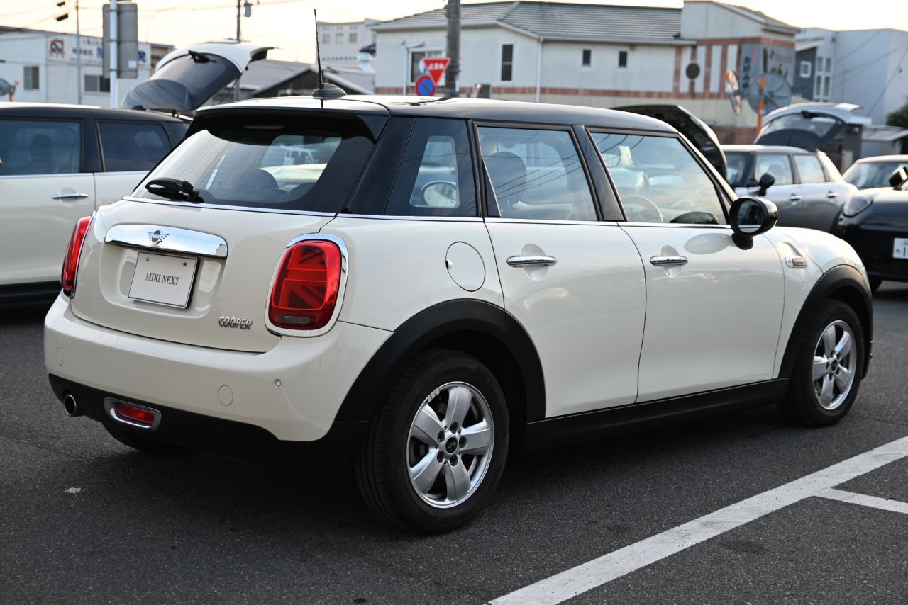 F55 MINI Cooper 5-Door Hatch LCI