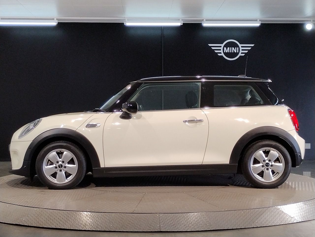 F56 MINI Cooper 3-Door Hatch LCI