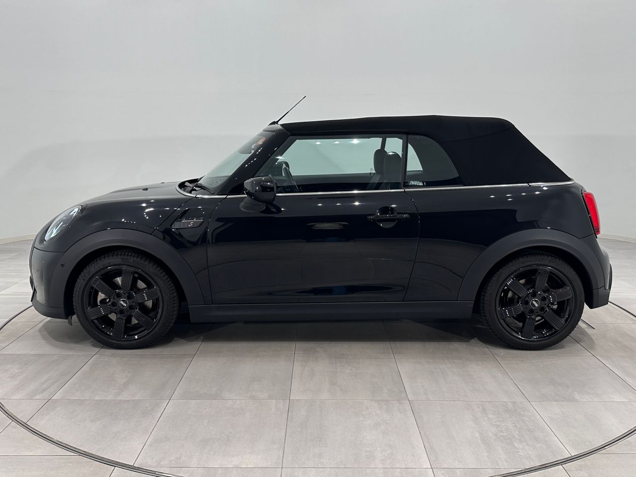 MINI Cooper S Convertible RHD