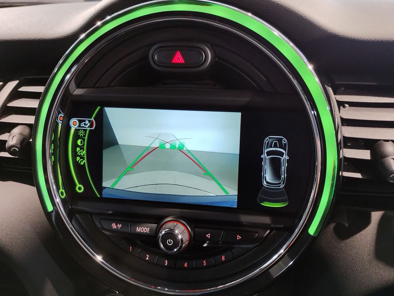 F55 COOPER S D(AT)