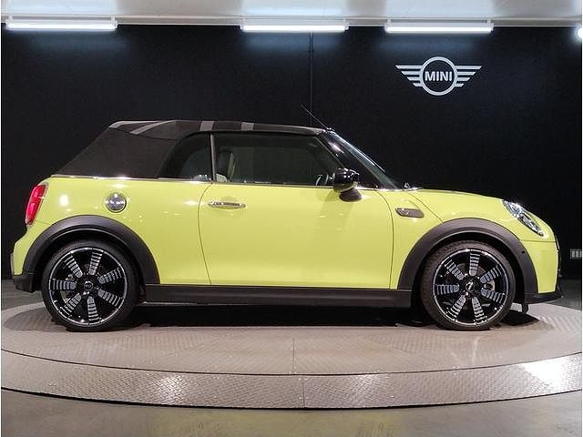 MINI Cooper S Convertible RHD