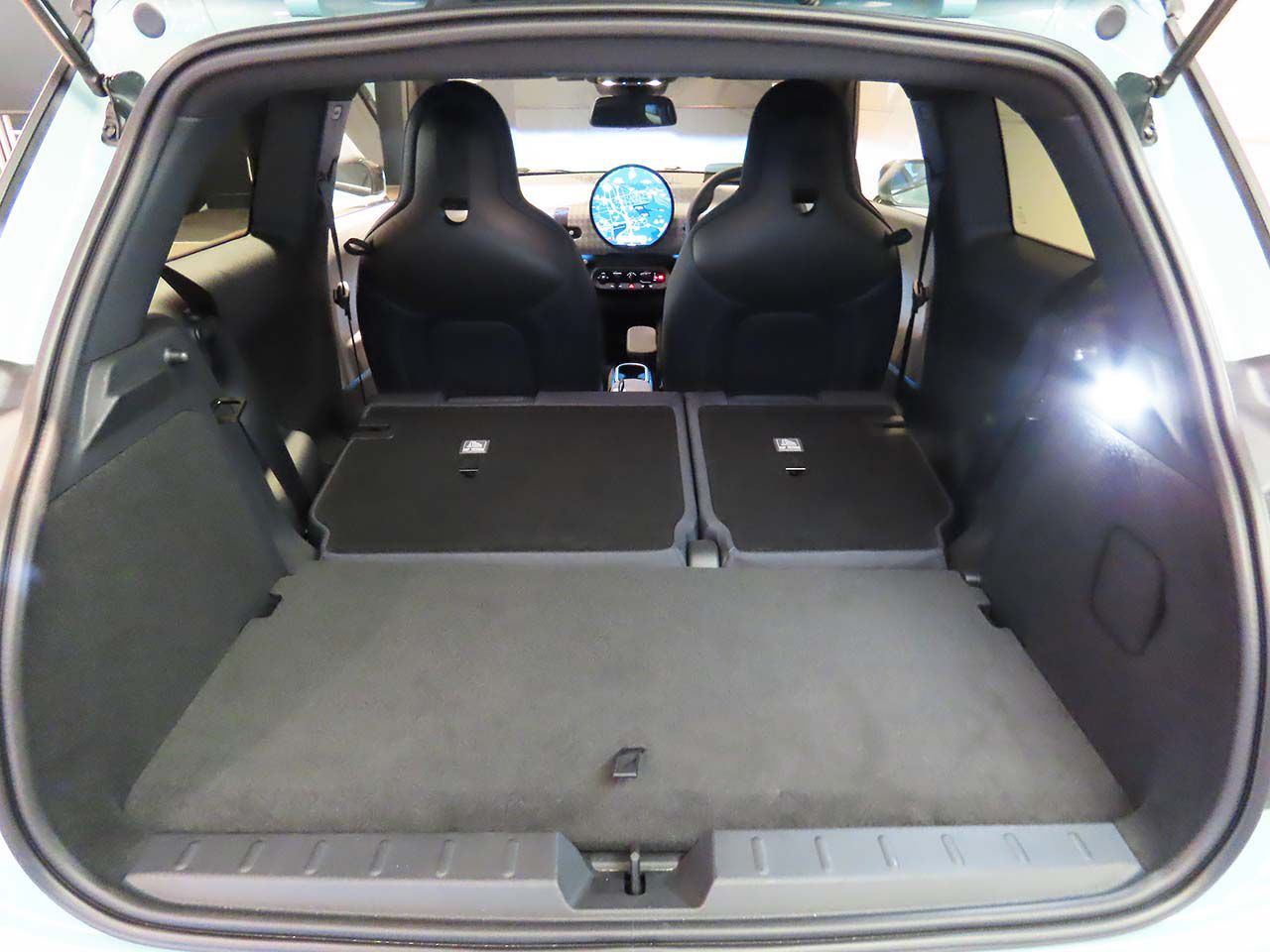 J01 MINI Cooper SE