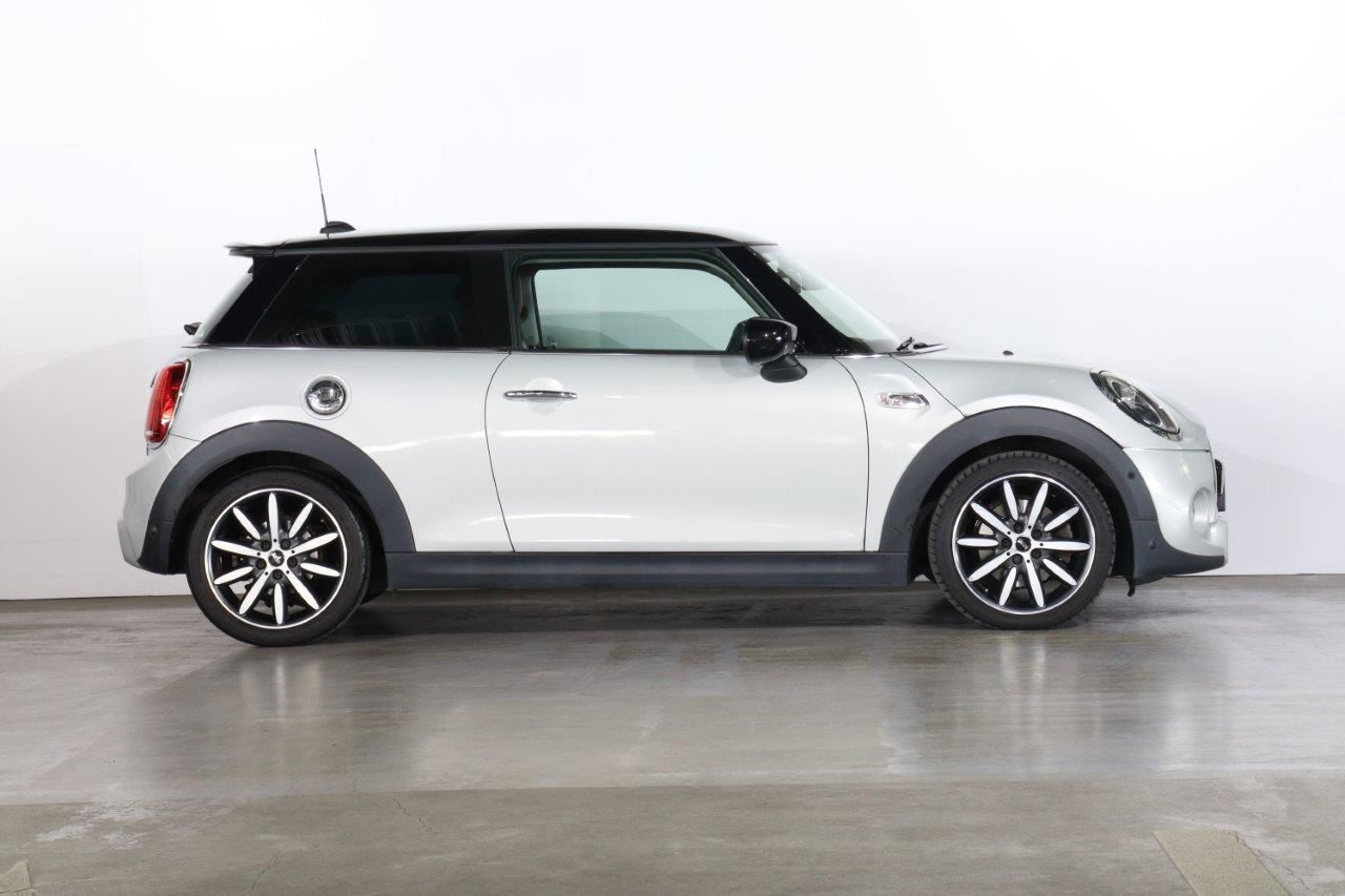 F56 COOPER S D(AT)
