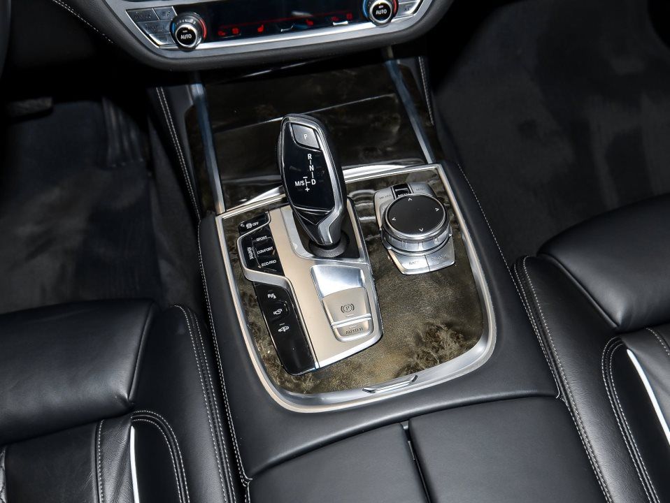 BMW 740
