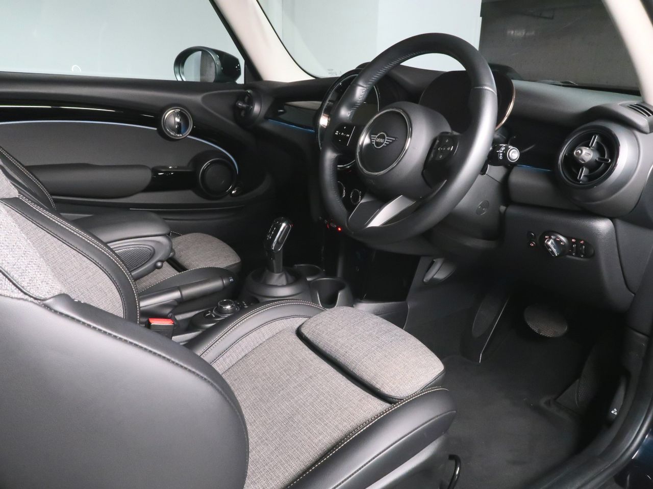 MINI Cooper F56 RHD