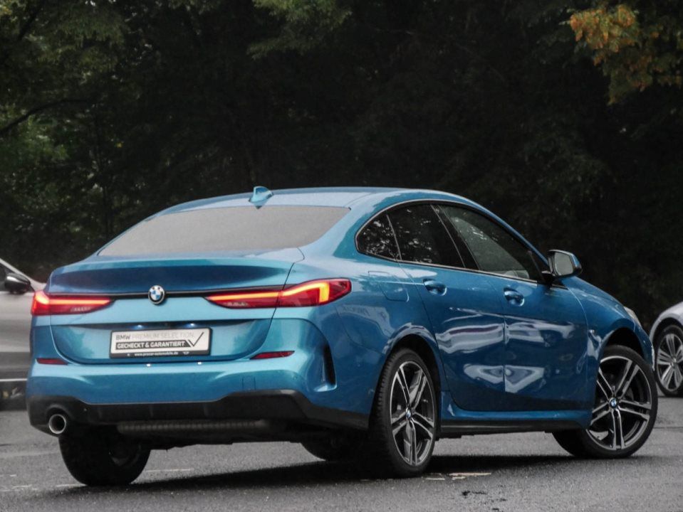 BMW 218