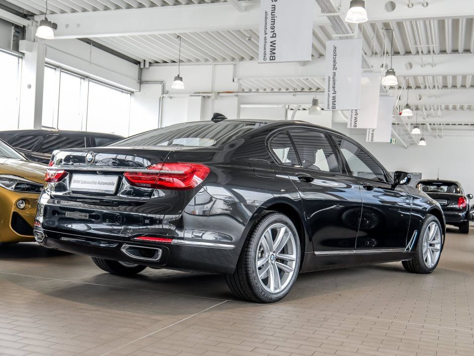 BMW 740