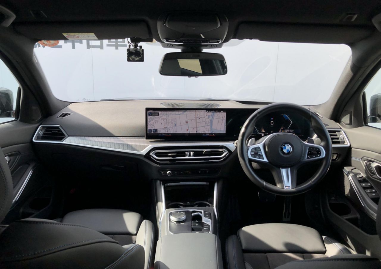 320d xDrive Berline RHD