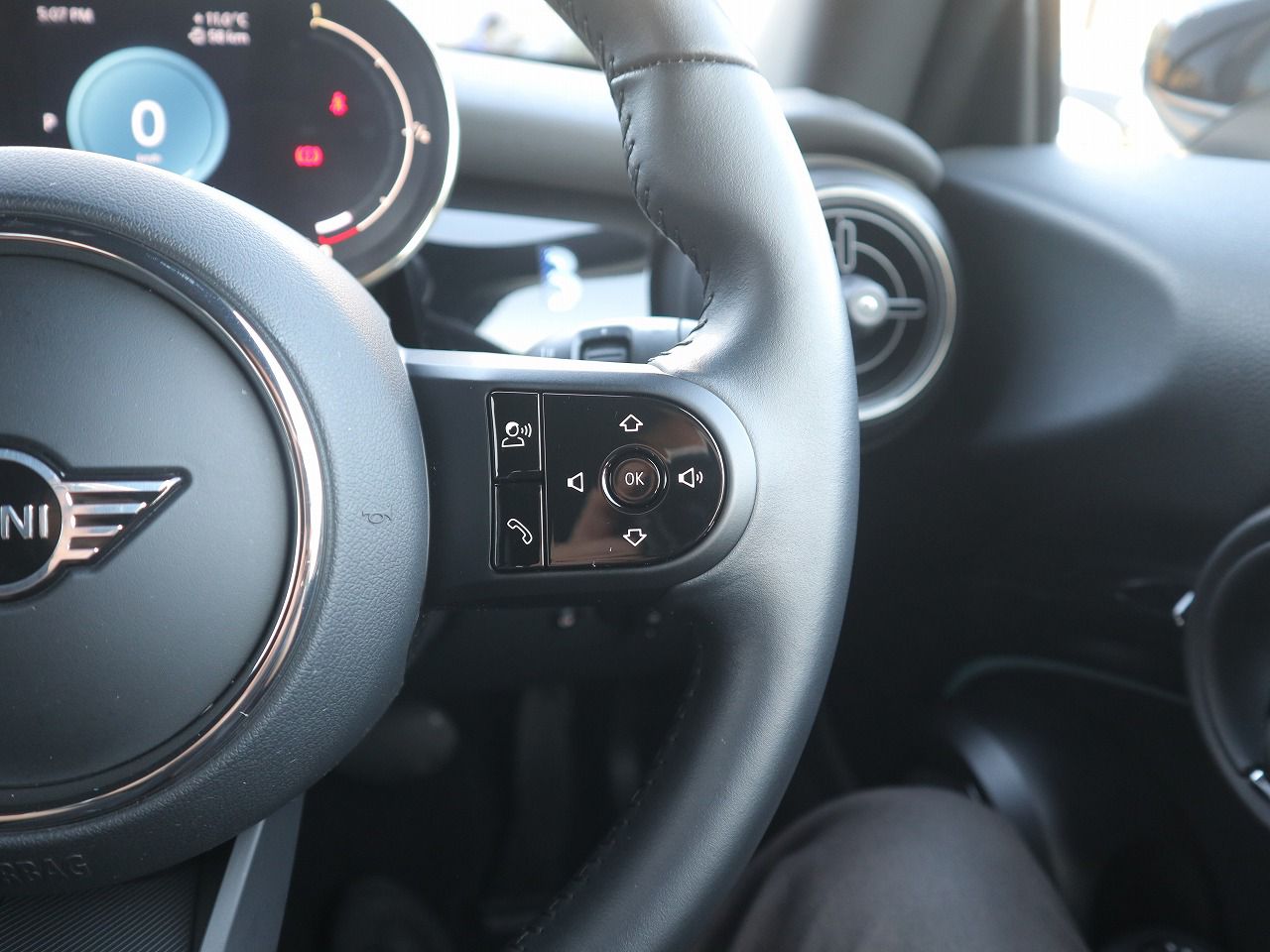 MINI Cooper F56 RHD