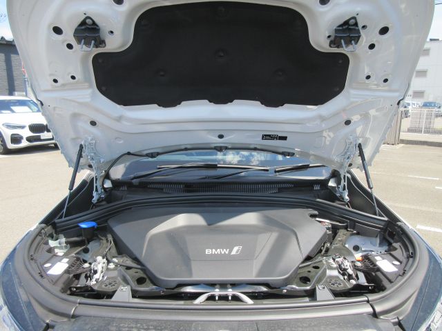 U11 iX1 xDrive30