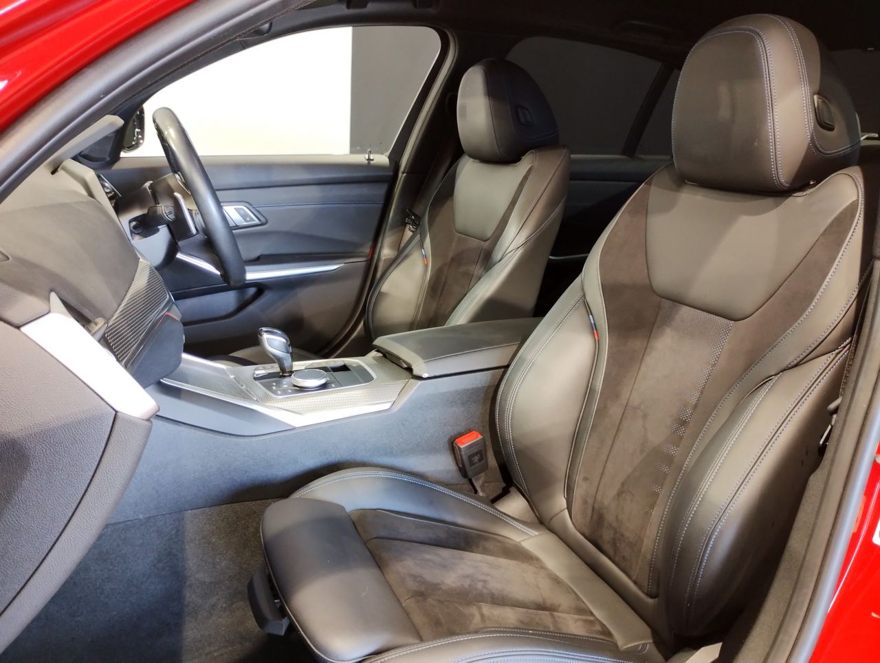 G20 320d xDrive RHD Saloon