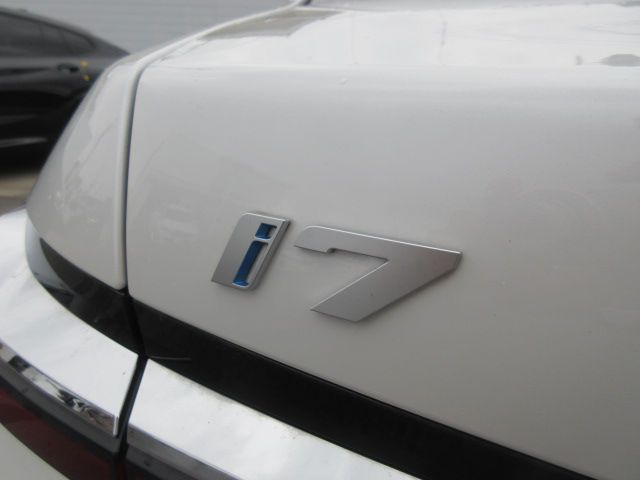 i7 xDrive60 Sedan RHD